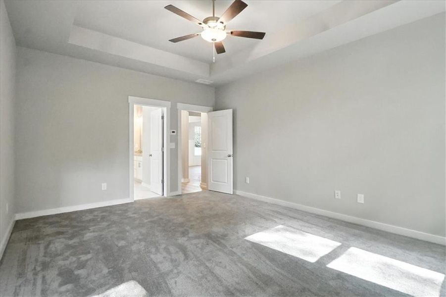 Spacious, unfurnished interior of a new home in , Jefferson (Image 38).