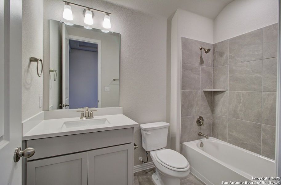 Furnished interior view inside a new home in Clear Creek, New Braunfels (Image 7). Furnished interior view inside a new home in Clear Creek, New Braunfels (Image 7).