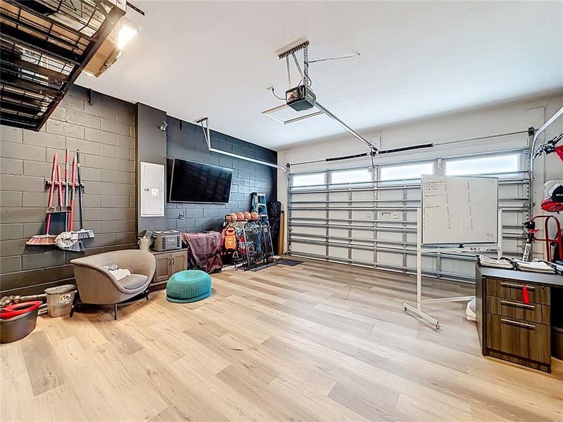 Furnished interior view inside a new home in , Orlando (Image 12).