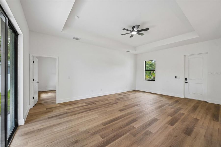 Spacious, unfurnished interior of a new home in , North Port (Image 13).