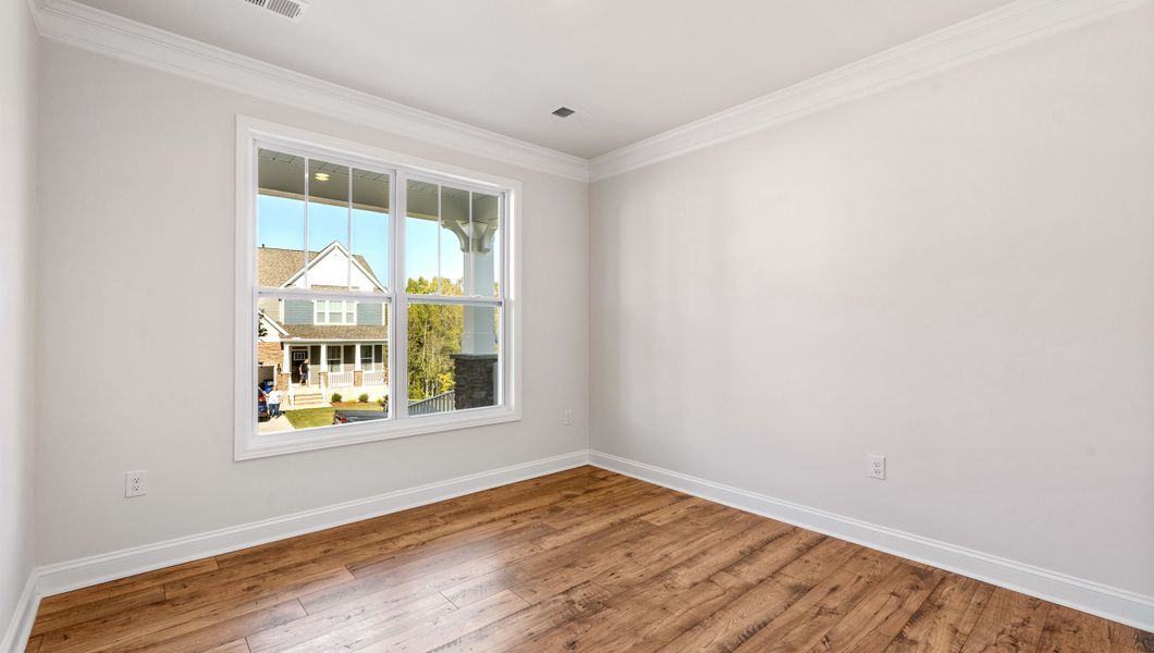 Spacious, unfurnished interior of a new home in Seven Oaks, Greenwood (Image 21).