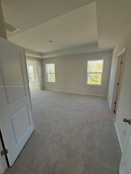 Spacious, unfurnished interior of a new home in , Land O' Lakes (Image 13).