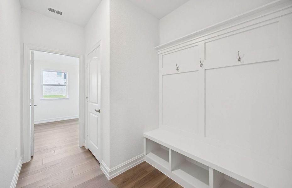 Representative unfurnished interior of a home built from the Northlake by Pulte Homes in Westside Preserve, Midlothian (Image 17).