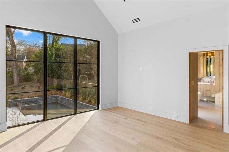 Spacious, unfurnished interior of a new home in , Atlanta (Image 21).