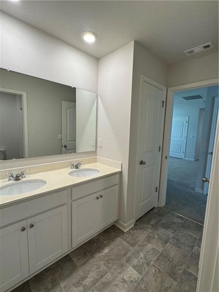 Furnished interior view inside a new home in , Braselton (Image 1).