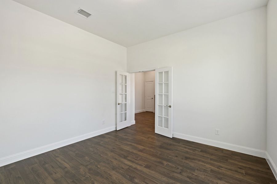 Spacious, unfurnished interior of a new home in Lake Breeze, Lavon (Image 47). Spacious, unfurnished interior of a new home in Lake Breeze, Lavon (Image 47).