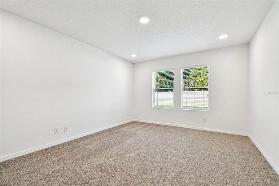 Spacious, unfurnished interior of a new home in Meadow Oaks, Hudson (Image 19).