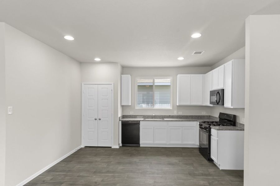 Furnished interior view inside a new home in Casetta Ranch, Kyle (Image 9).