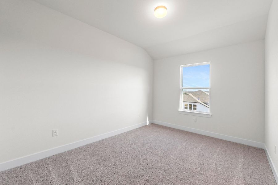 Spacious, unfurnished interior of a new home in Lariat, Liberty Hill (Image 27).