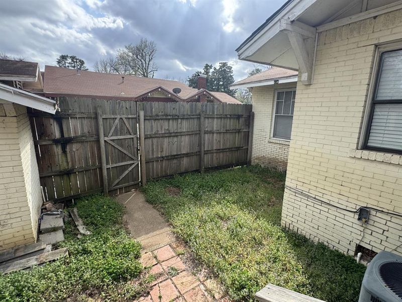 Exterior details and patio area of a home in , Paris (Image 16).