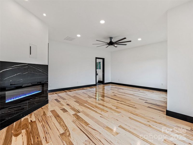 Image 37 of a home in .