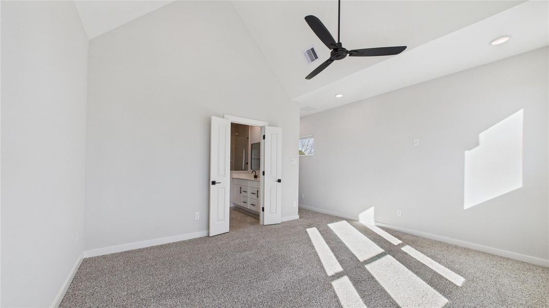 Spacious, unfurnished interior of a new home in , Houston (Image 26).
