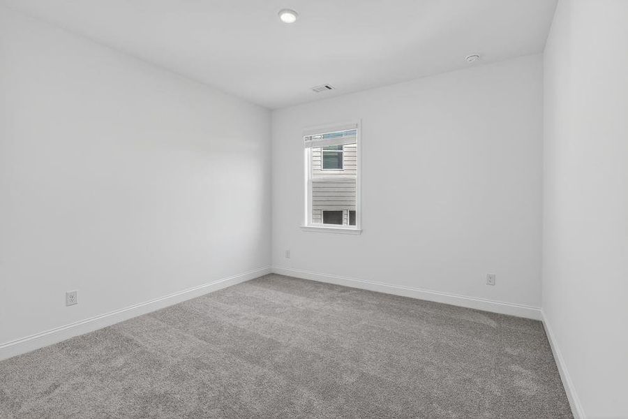 Spacious, unfurnished interior of a new home in Bennett Farm, Loganville (Image 16).