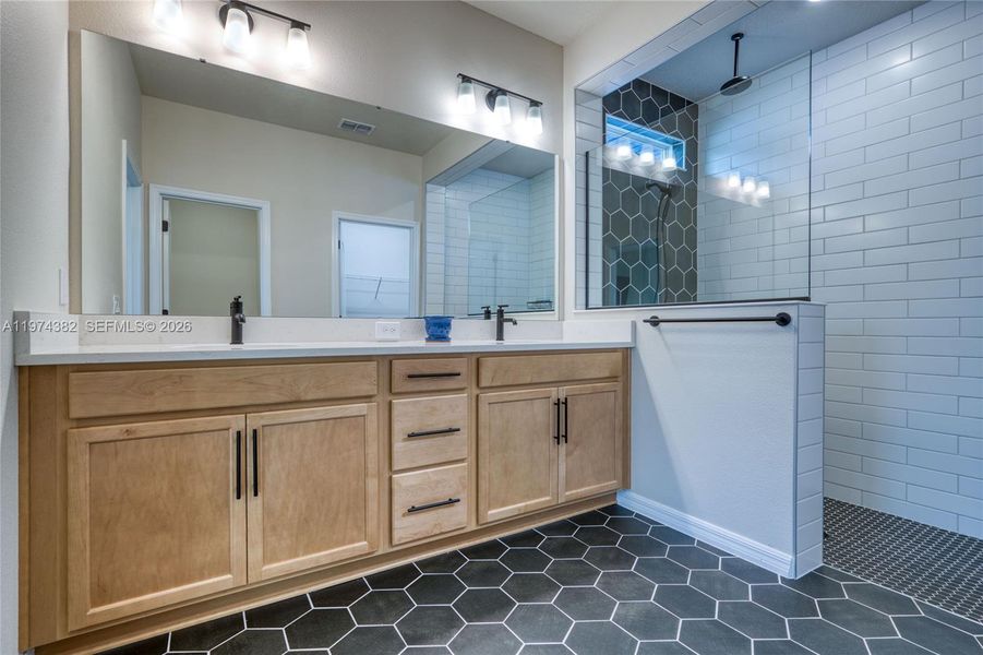 Furnished interior view inside a new home in , Clermont (Image 9).