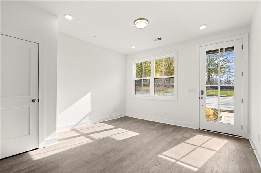 Spacious, unfurnished interior of a new home in , Alpharetta (Image 16).