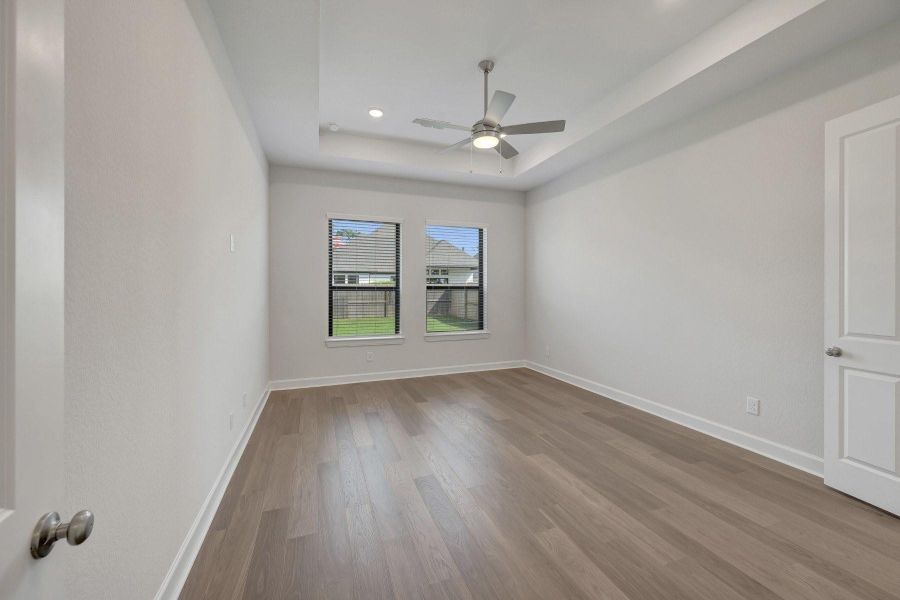 Spacious, unfurnished interior of a new home in Riceland - Summit Collection, Mont Belvieu (Image 17).