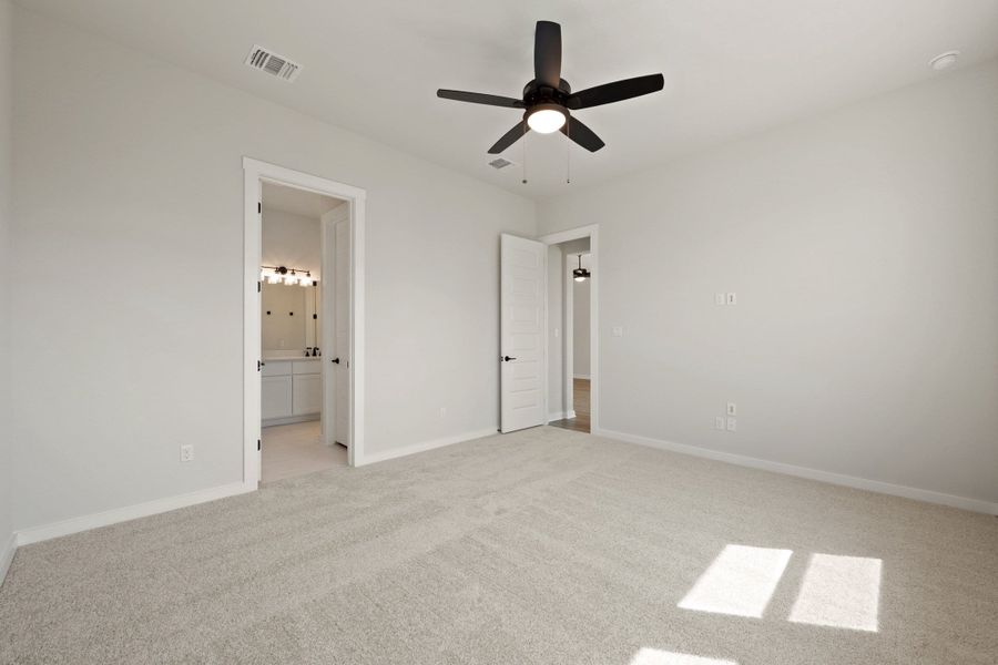 Spacious, unfurnished interior of a new home in Lariat, Liberty Hill (Image 33). Spacious, unfurnished interior of a new home in Lariat, Liberty Hill (Image 33).