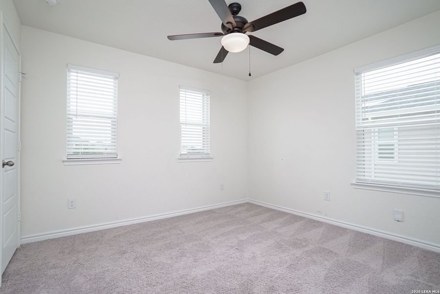 Spacious, unfurnished interior of a new home in Parklands, Schertz (Image 23).