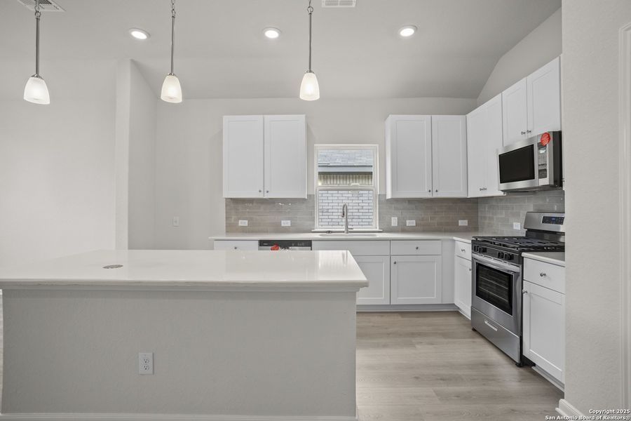 Furnished interior view inside a new home in Comanche Ridge, San Antonio (Image 9). Furnished interior view inside a new home in Comanche Ridge, San Antonio (Image 9).