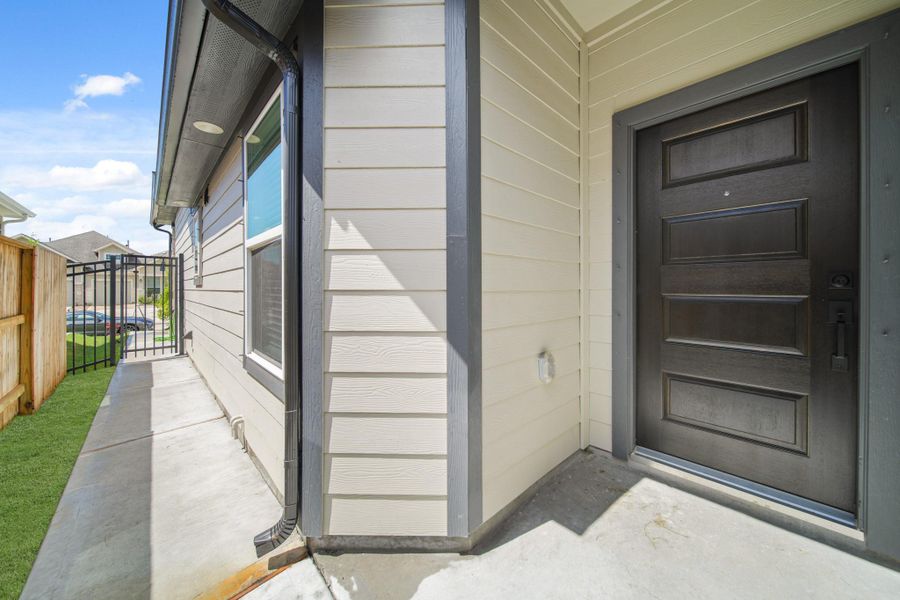 Exterior details and patio area of a home in , Iowa Colony (Image 22). Exterior details and patio area of a home in , Iowa Colony (Image 22).