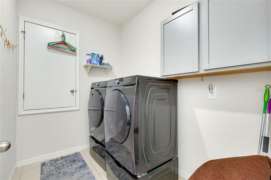 Furnished interior view inside a new home in , Bradenton (Image 31).