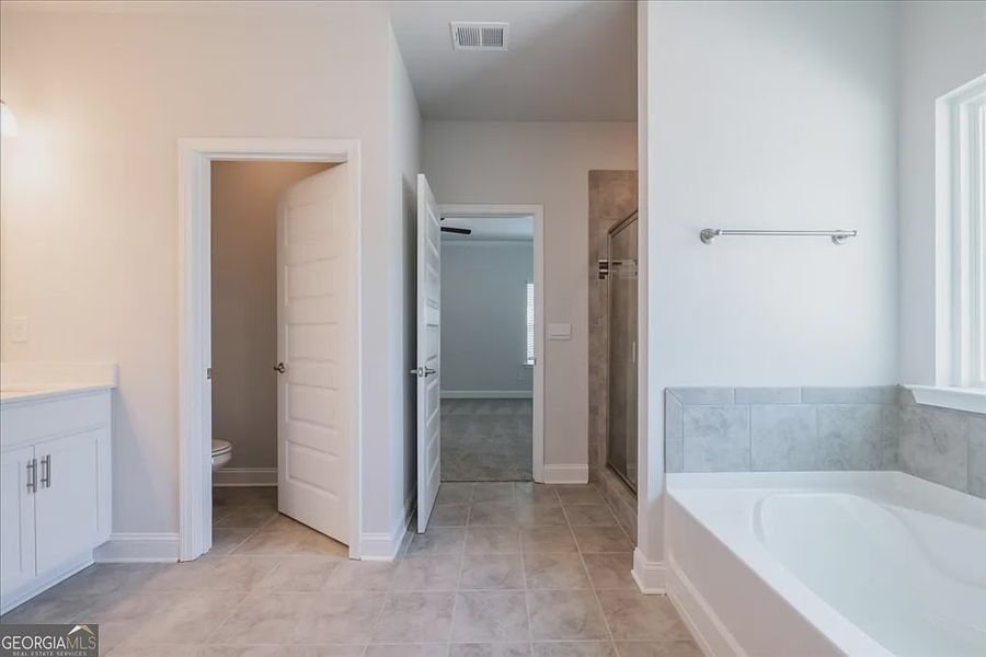 Furnished interior view inside a new home in Oakview Estates, Macon (Image 13). Furnished interior view inside a new home in Oakview Estates, Macon (Image 13).