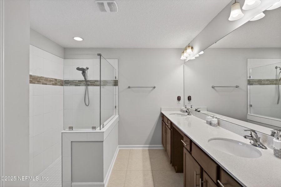 Furnished interior view inside a new home in , Middleburg (Image 27). Furnished interior view inside a new home in , Middleburg (Image 27).