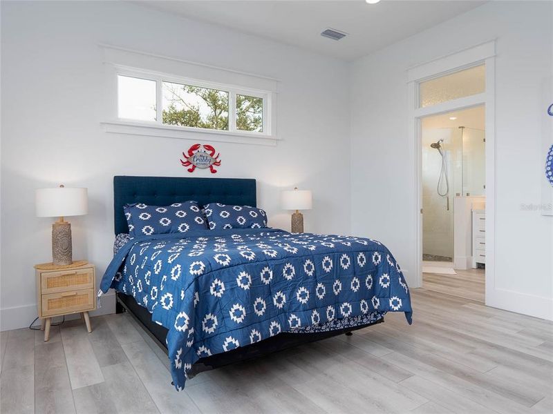 Furnished interior view inside a new home in , Englewood (Image 59).