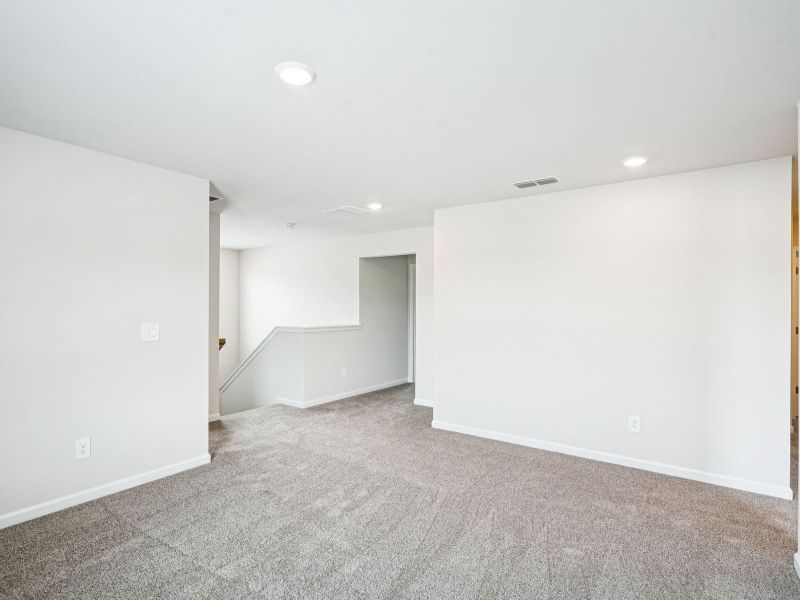 Spacious, unfurnished interior of a new home in Creekside at Oxford Park, Fairburn (Image 15).
