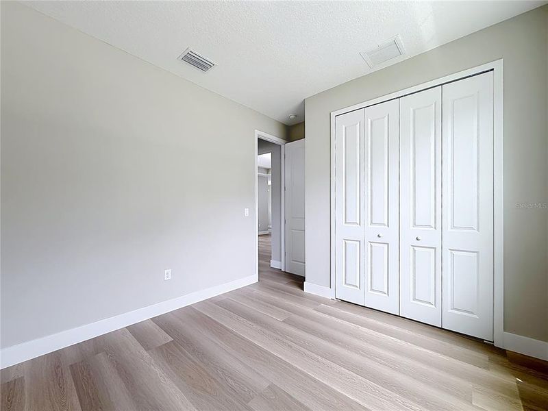 Spacious, unfurnished interior of a new home in , Citrus Springs (Image 43).