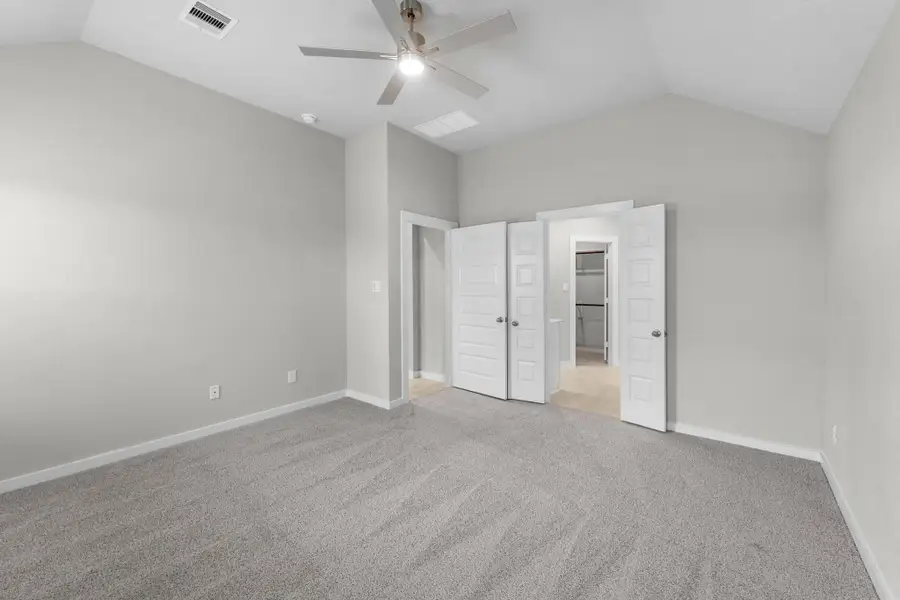 Spacious, unfurnished interior of a new home in Grand Oaks Village, Houston (Image 15).