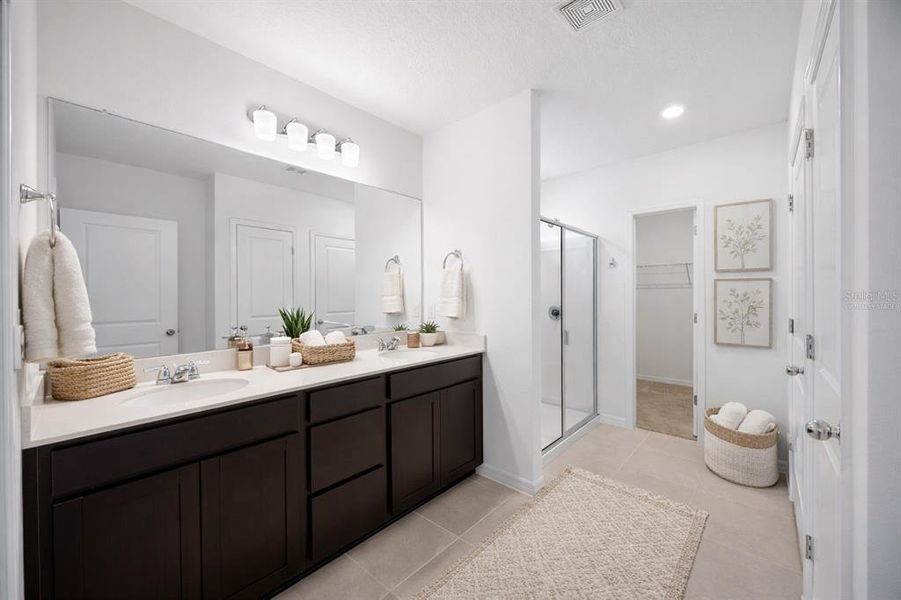 Furnished interior view inside a new home in , Land O' Lakes (Image 15).