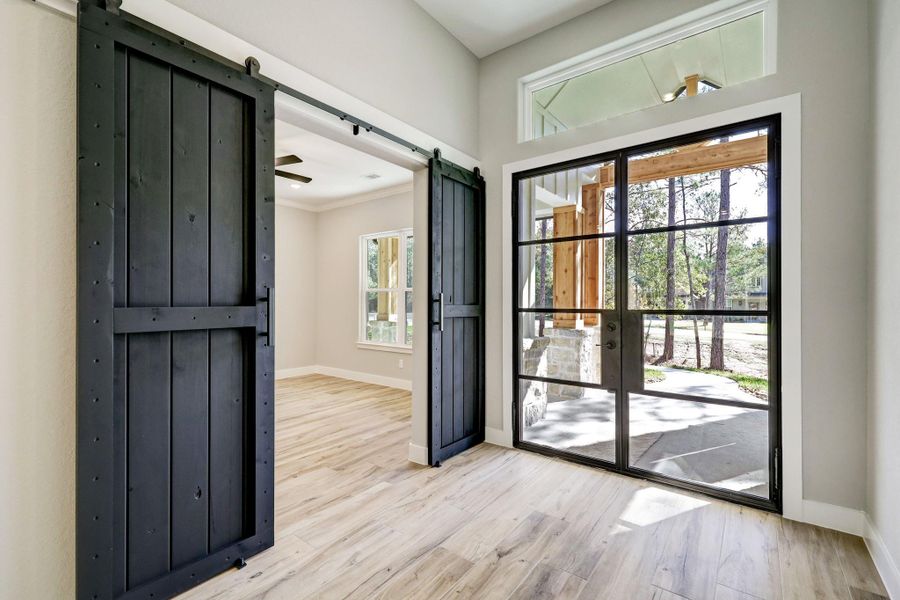 THE PICTURE SHOWN IS NOT THE ACTUAL HOME. TRINITY SIGNATUE HOMES IS BUILDING A SIMILAR FLOOR PLAN. THE PICTURE SHOWN IS NOT THE ACTUAL HOME. TRINITY SIGNATUE HOMES IS BUILDING A SIMILAR FLOOR PLAN.