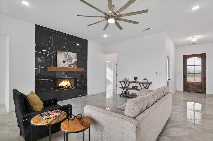 Furnished interior view inside a new home in , Celeste (Image 29).