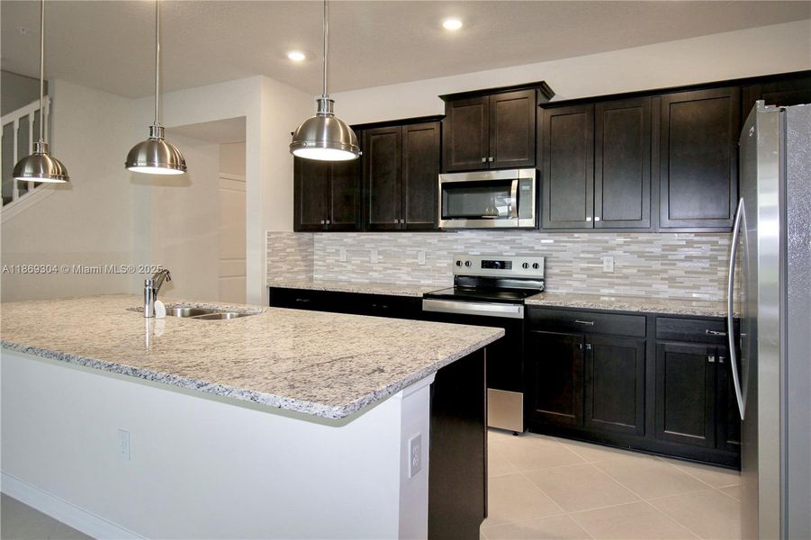 Furnished interior view inside a new home in , Clermont (Image 8).