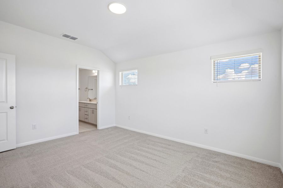 Spacious, unfurnished interior of a new home in Porter Country, Buda (Image 19). Spacious, unfurnished interior of a new home in Porter Country, Buda (Image 19).