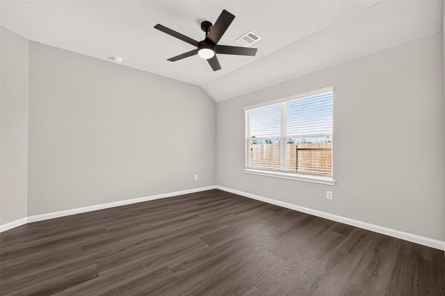 Spacious, unfurnished interior of a new home in Ridgeland Hills, Willis (Image 15).