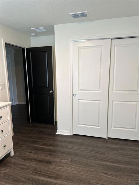 Spacious, unfurnished interior of a new home in , Haines City (Image 5).