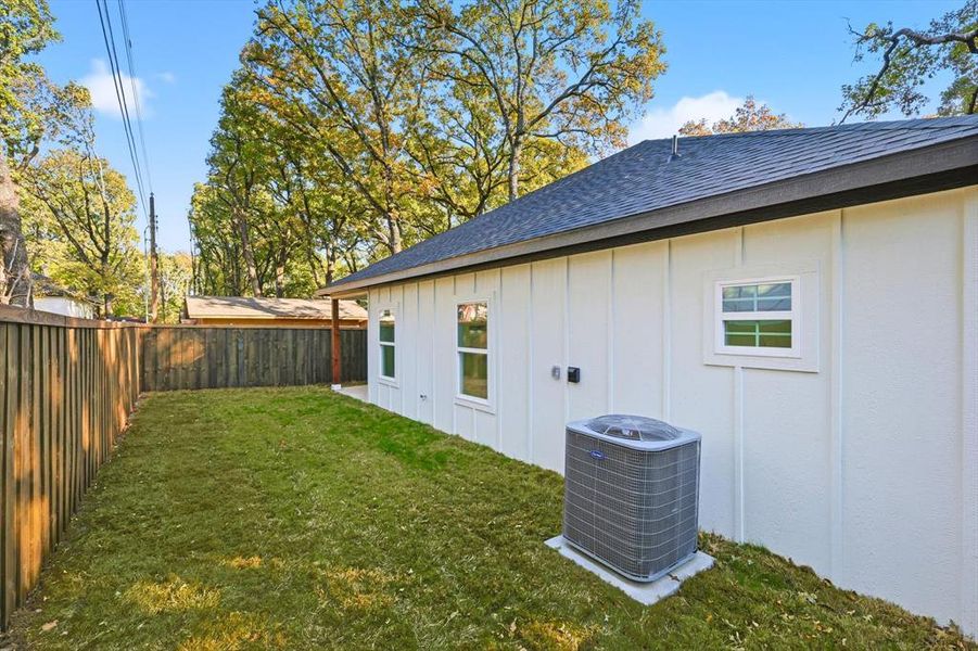 Exterior details and patio area of a home in , Gun Barrel City (Image 3).