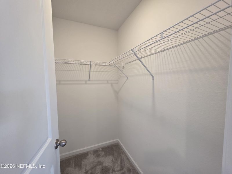 Spacious, unfurnished interior of a new home in Hyland Trail, Green Cove Springs (Image 36).