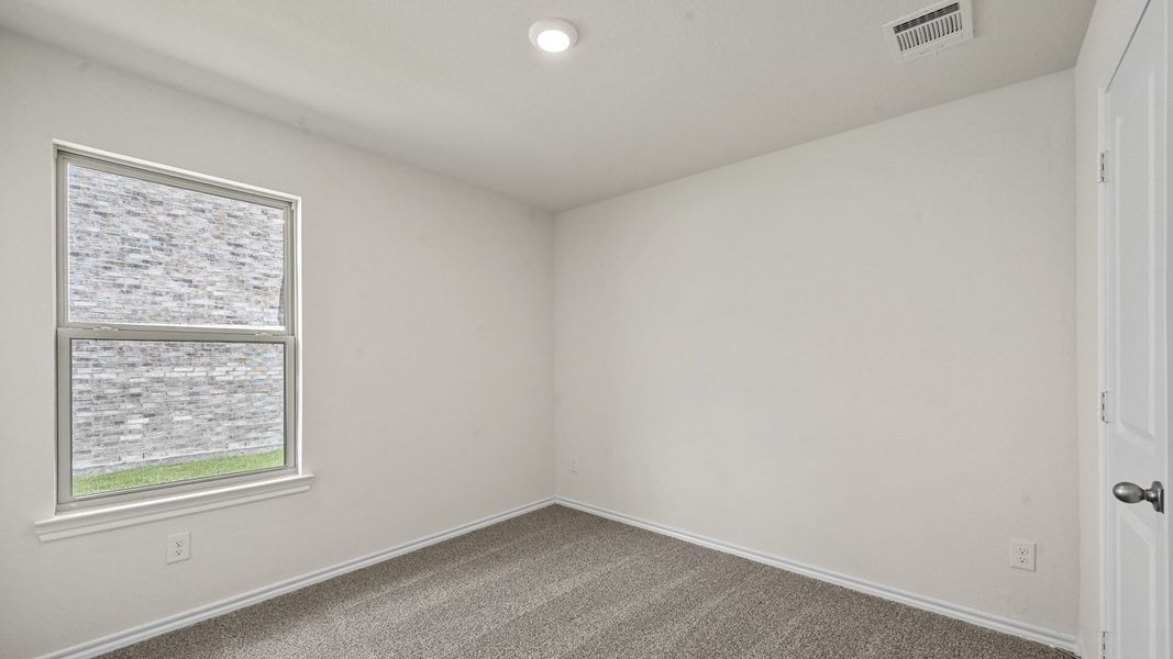 Spacious, unfurnished interior of a new home in Bluff Springs, Ferris (Image 27).