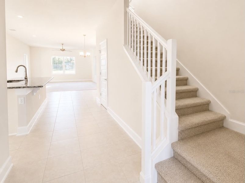 Spacious, unfurnished interior of a new home in Harmony Central, St. Cloud (Image 8).