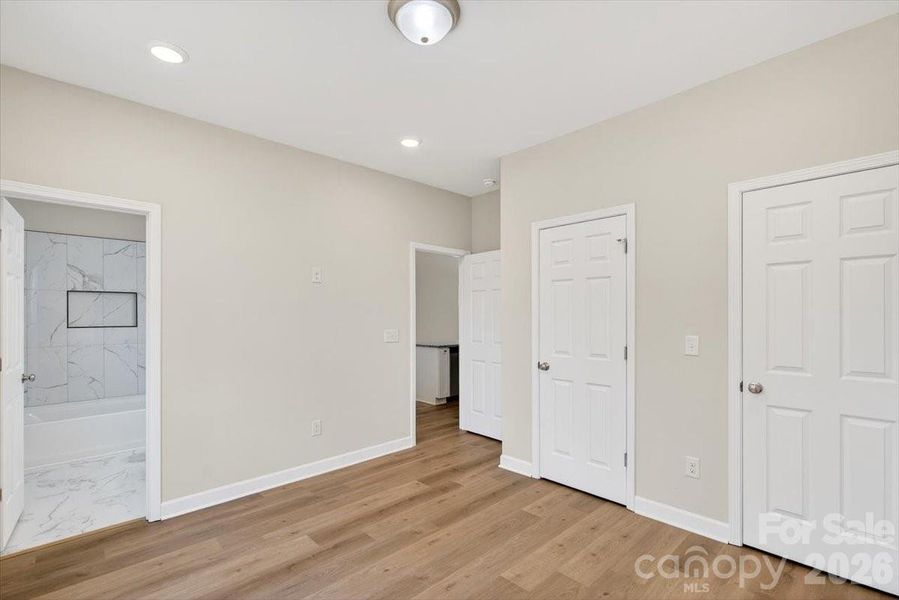 Spacious, unfurnished interior of a new home in , Shelby (Image 25).