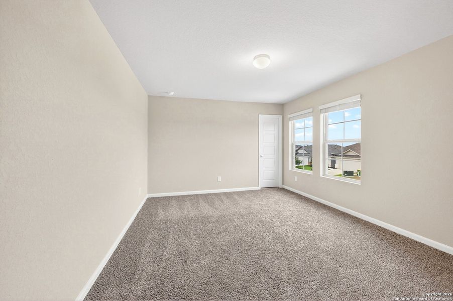 Spacious, unfurnished interior of a new home in Winding Brook, San Antonio (Image 30).