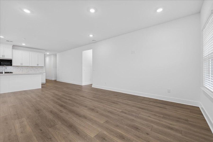 Spacious, unfurnished interior of a new home in , Summerville (Image 26).