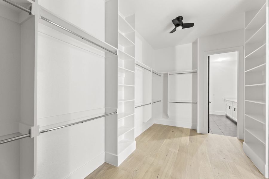 Representative unfurnished interior of a home built from the 6051 by Tradition Homes in Mustang Lakes, McKinney (Image 24).
