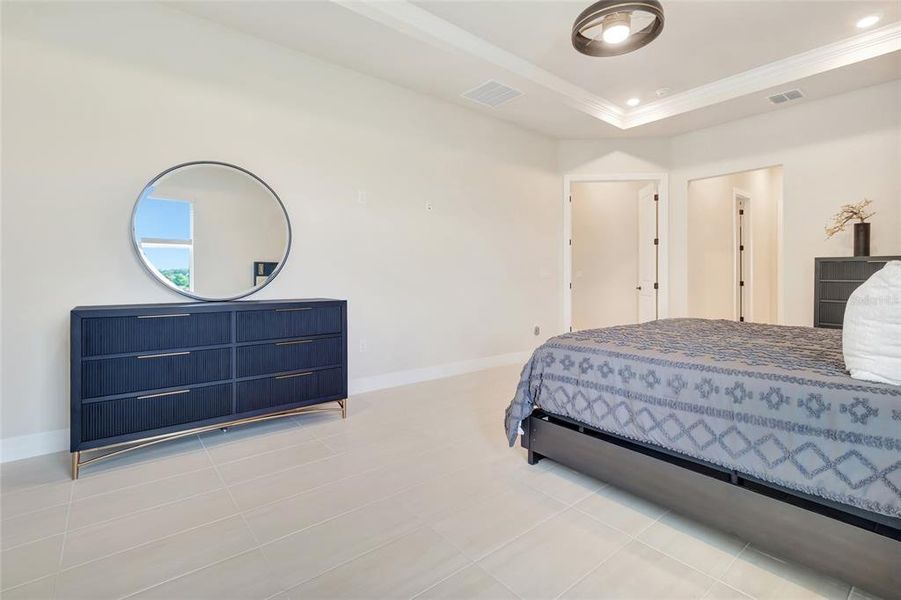 Furnished interior view inside a new home in , Orlando (Image 52).