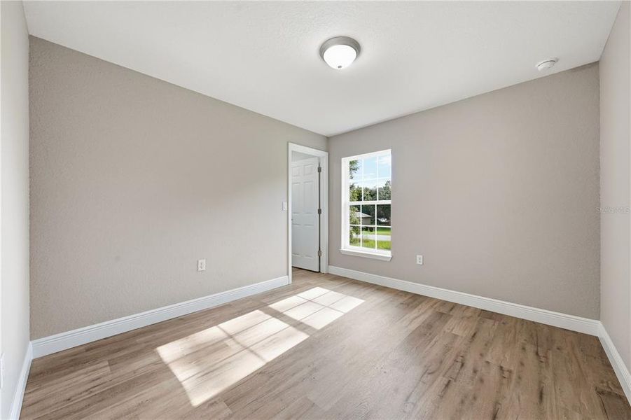 Spacious, unfurnished interior of a new home in , Citrus Springs (Image 37).