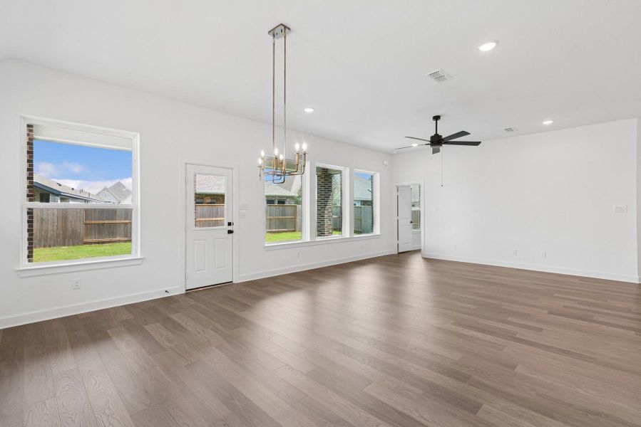 Image 35 of a home in Meridiana 55' Homesites.