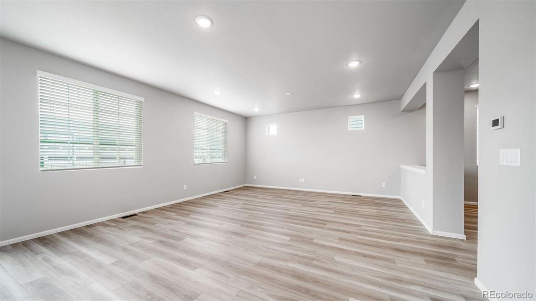 Spacious, unfurnished interior of a new home in , Aurora (Image 25).